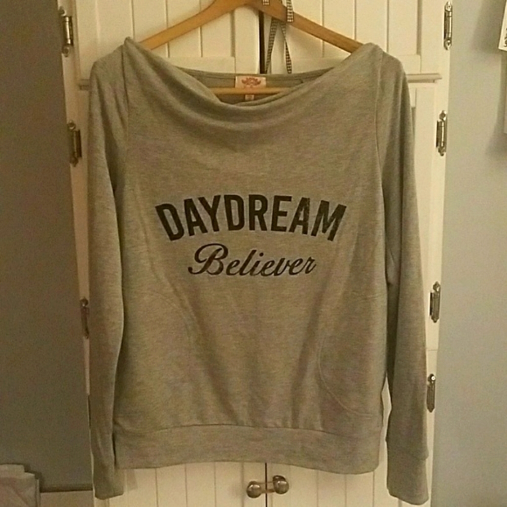 Daydream Believer | Sweatshirt | NWOT